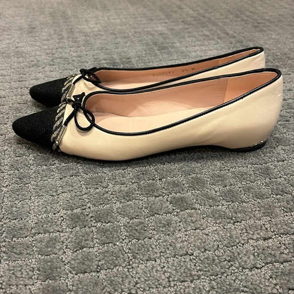 stuart weitzman cream flats size 6.5 - Picture 2 of 6